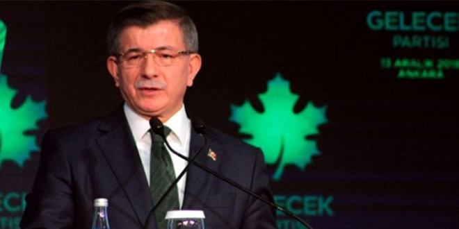 Davutoğlu: Seçime kendi gücümüzle girmeye kararlıyız