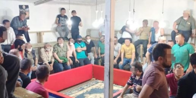 Çatıda tribün kurarak horoz dövüştürenlere 206 bin TL ceza
