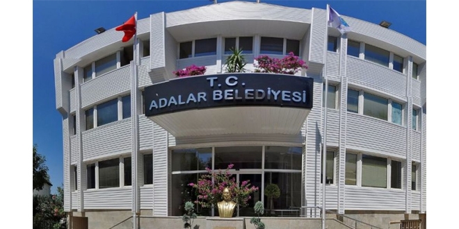Adalar'da belediye binasna ate aan pheli tutukland