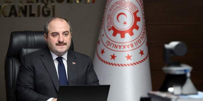 Bakan Varank: Aşı geliştirmede dünya ile yarışıyoruz