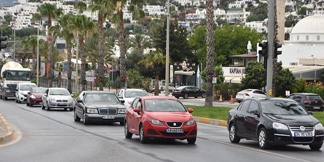 Bodrum'a 10 günde 500 bin araç girdiği iddiası