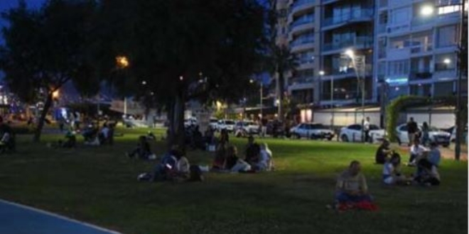 İzmir'de sosyal mesafeye yine uyulmadı