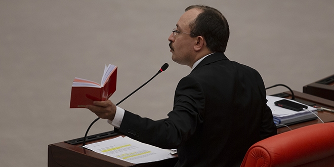 AK Parti ile CHP milletvekilleri arasında tartışma
