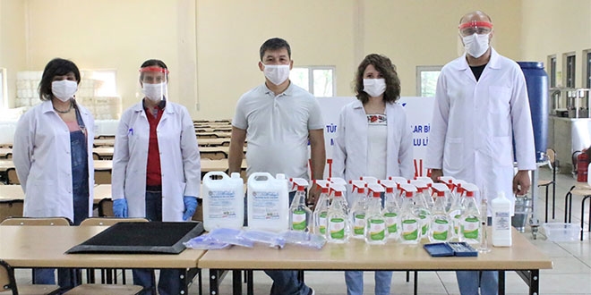 Meslek lisesi öğretmenleri LGS için seri 'dezenfektan' üretimine başladı