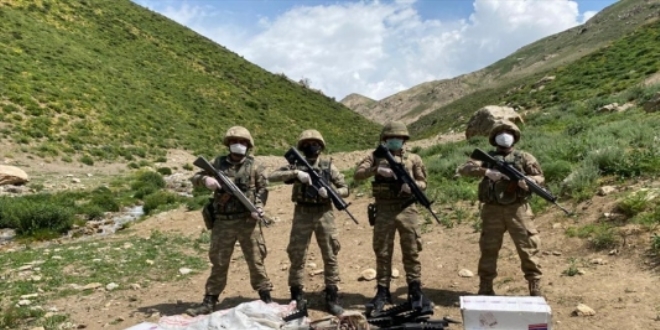 Hudutlarda gözetleme ve devriye faaliyetleri devam ediyor