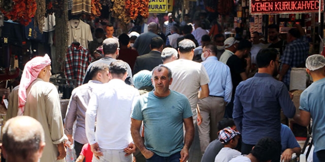Normalleşme 'sosyalleşme'ye dönüştü, vaka sayısı arttı