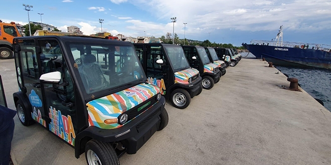Adalar'da kullanılacak elektrikli araçlar görüntülendi