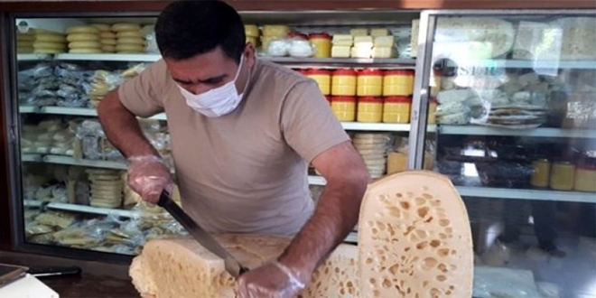 120 TL yerine 120 bin TL ödeme yapan müşterisinin parasını iade etti
