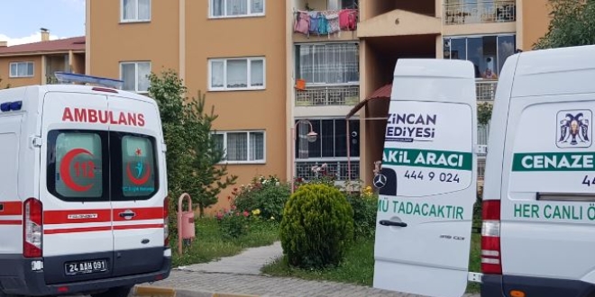 Üniversite hukuk doçenti evinde ölü bulundu