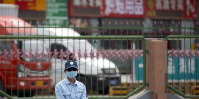 Pekin'de okullar yeniden kapatld, uular iptal edildi