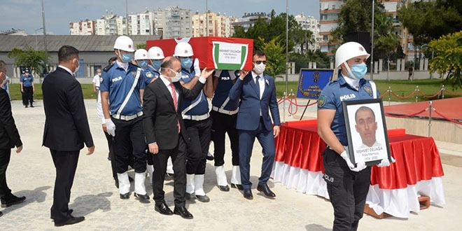 Polis memuru tedavi gördüğü hastanede yaşamını yitirdi