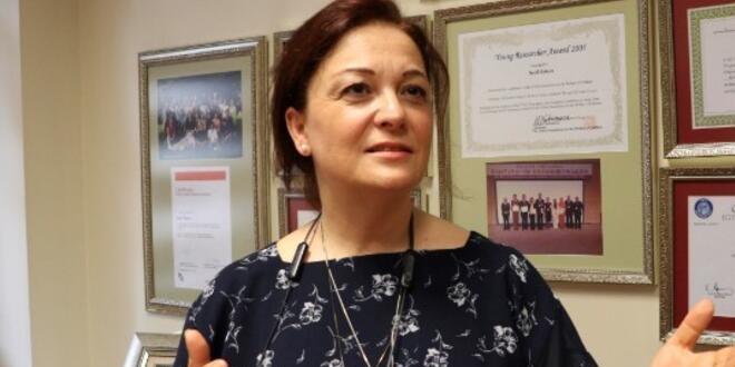 Bilim Kurulu Üyesi: Vaka sayısını 200-300'e indirmeliyiz