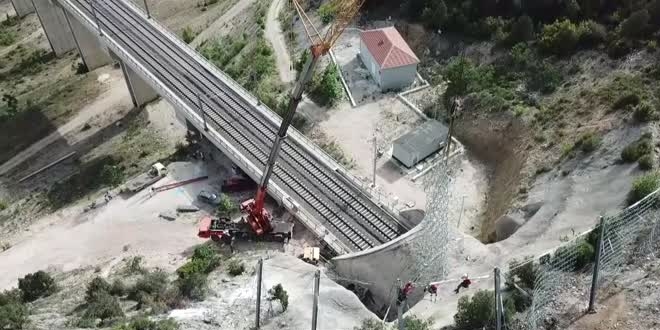 Ankara-İstanbul YHT Hattı'nda 'kaya tutucu bariyer'li önlem