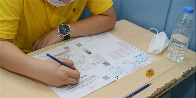 'Türkçe beklendiği gibi matematik zordu'