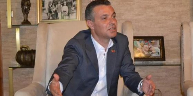 Belediye meclisinde sert tartışma: İlkokul çocuğu gibisin