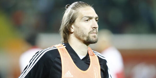 Caner Erkin Fenerbahçe'yle anlaştı