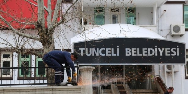 Tunceli'deki 4 ilçede belediye başkanları karantinaya alındı