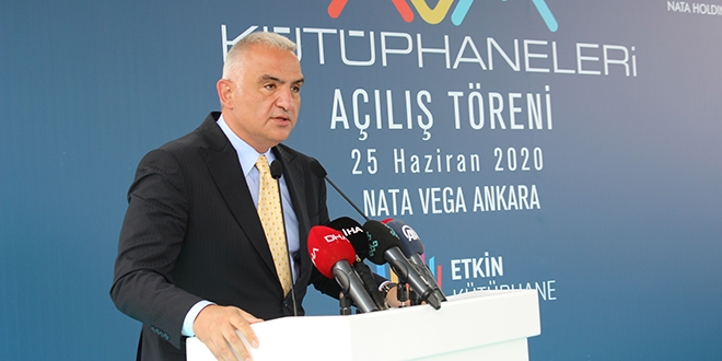 Bakan Ersoy: Amacımız 500'e yakın AVM'yi kütüphanelerle buluşturmak