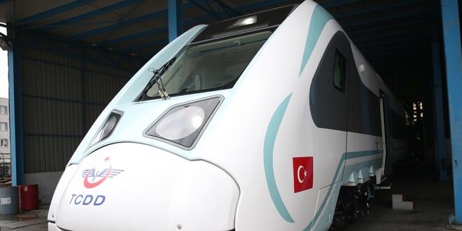 Milli trenin raylara ineceği tarih belli oldu