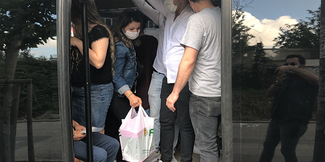 Yasağa rağmen minibüste 25 yolcu