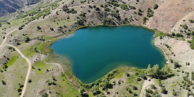 Doğa harikası Ardos Gölü vatandaşların uğrak yeri oldu
