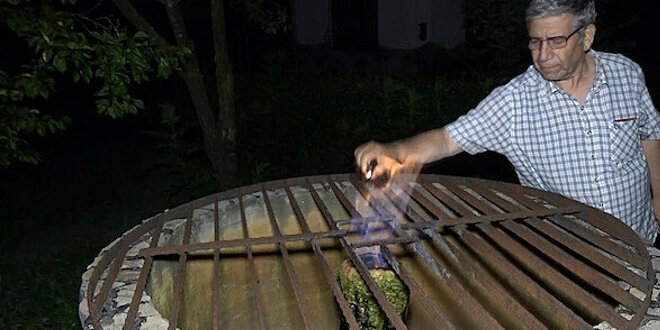Kuyudan çıkan yanan su şaşırtıyor