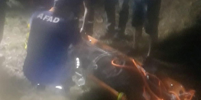 Define aramak için mağarada dinamit patlattı, hayatını kaybetti