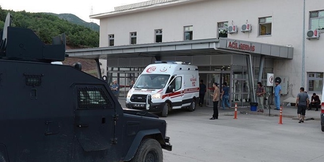 Nöbet değişimine giden güvenlik korucusuna saldırı: 1 yaralı