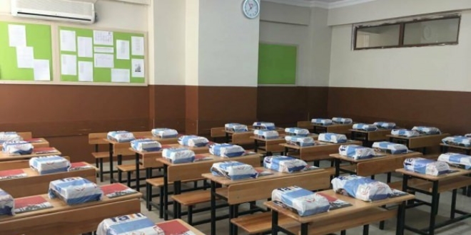 MEB, ders kitaplarını milli eğitim müdürlüklerine gönderdi