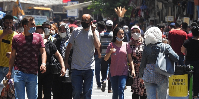 Ne vaka artışı, ne de sıcak hava vatandaşları evde tutabildi