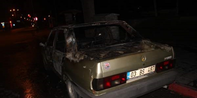 Eşinin ölümüne ilişkin takipsizlik kararına tepki için otomobilini yaktı