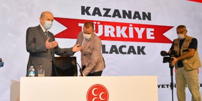 MHP Genel Başkanı Bahçeli, il başkanlarıyla bir araya geldi