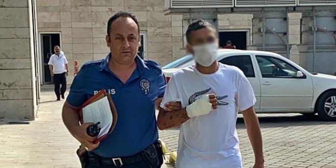 Saldırdığı iki doktoru darp eden şüpheli tutuklandı