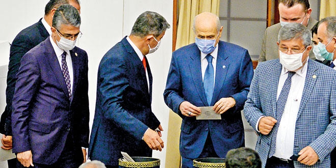 TBMM'de bir ilk: Bahçeli İyi Parti'nin önergesine 'kabul' oyu verdi