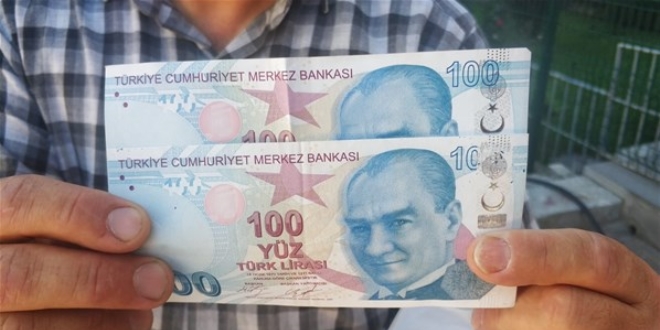 Hatalı basım 100 lirayı satışa çıkardı