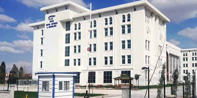 Vakaların arttığı ilde SGK binası virüs nedeniyle kapatıldı