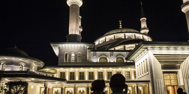 Türkiye'deki 90 bin camiden selalar yükselecek