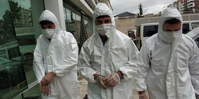 Bıçakla yaralamadan gözaltına alındı, testi pozitif çıktı