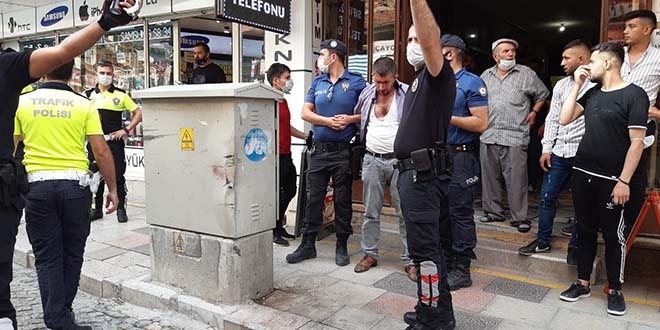 Çay ocaklarının bardaklar karışınca çarşı birbirine girdi