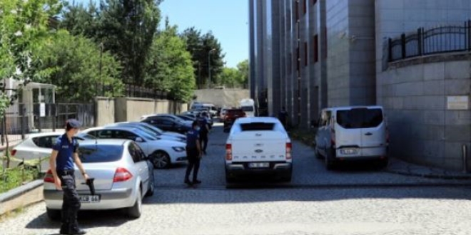 Erzurum'da yakalanan 2 terrist tutukland