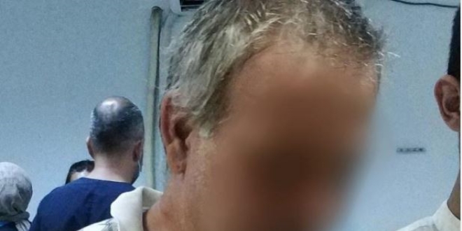 Sokakta saldırdığı görme engelli vatandaşı hastanelik etti