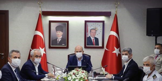 Bakan Soylu başkanlığında Adana'da düzenlenen güvenlik toplantısı başladı