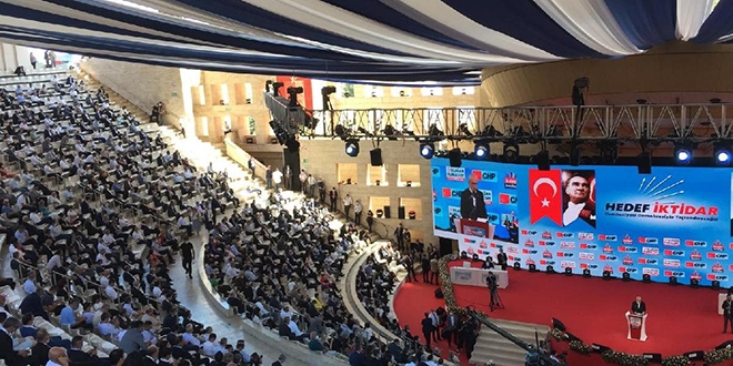CHP'de PM seçimi için 222 aday başvurdu