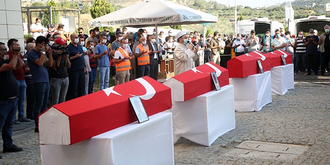 Mersin'de devrilen otobste ehit olan 4 asker iin tren