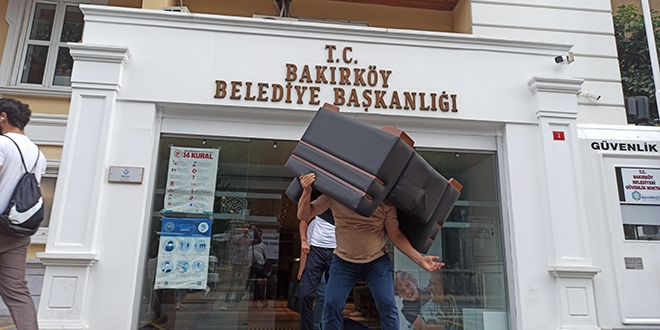 Bakırköy Belediyesi'ne haciz geldi