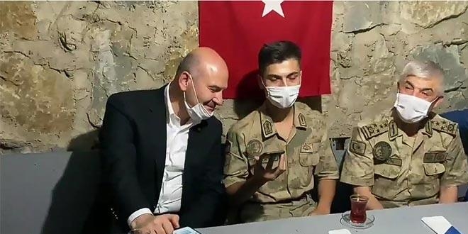 Bakan Soylu Şırnak'ta: Mehmetçiğin ailesiyle görüştü