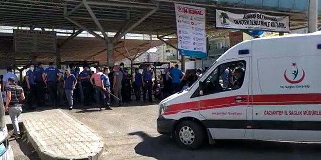 Kasaplar ve vatandaşların kurban derisi kavgası: 3'ü ağır 5 yaralı