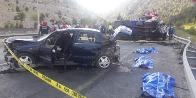 Adana'da hatalı sollama facia getirdi: 4 ölü, 3 yaralı
