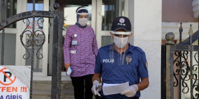 Erzurum'da Kovid-19 ile mücadele için 'çat kapı' ekibi kuruldu