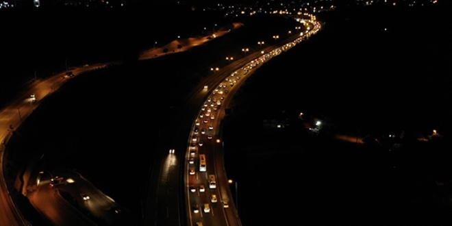 Kocaeli TEM Otoyolu'nda bayram trafiği sürüyor